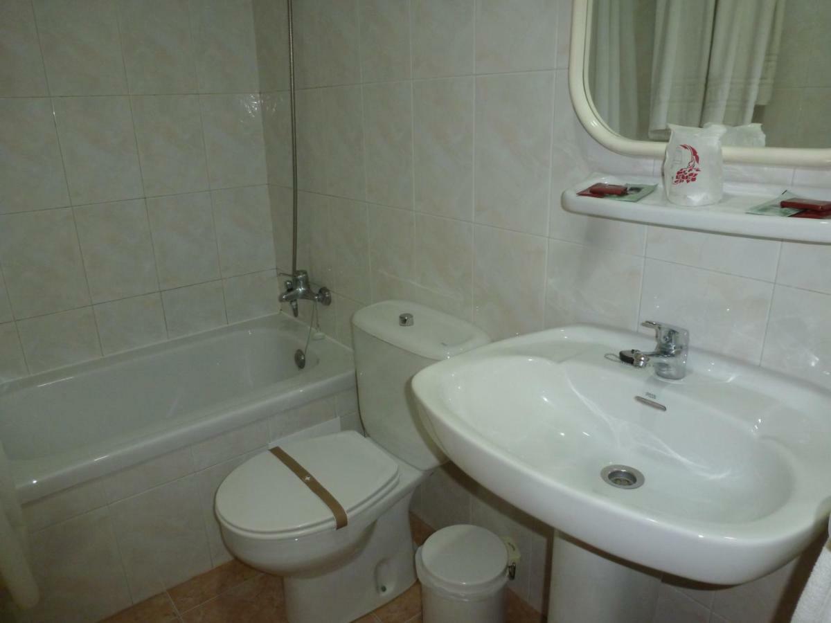 Hostal Cortes Garrucha Luaran gambar